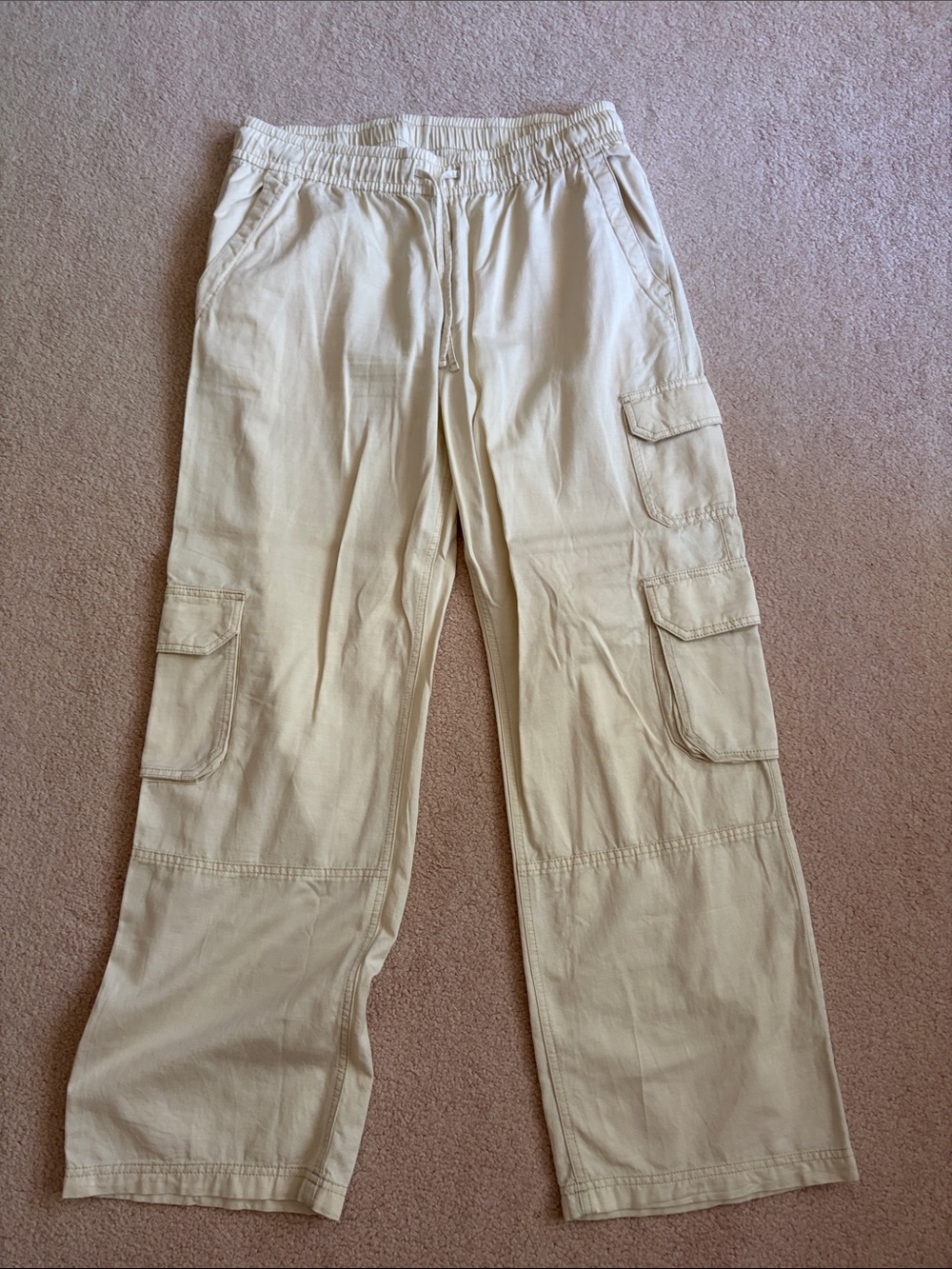 Old Navy Cream Wide-Leg Cargo Pants